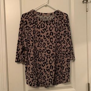 Sz L leopard print top